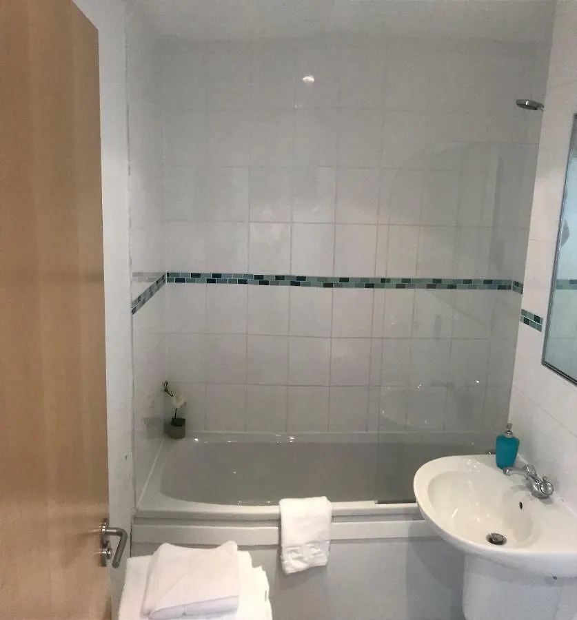 Cranbrook House Apartments - Near Ice Arena Nottingham Aparthotel